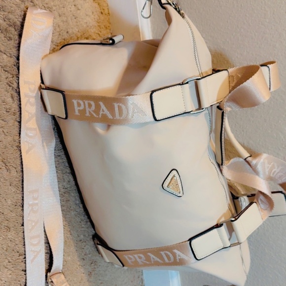 Duffel bag. - Picture 2 of 4